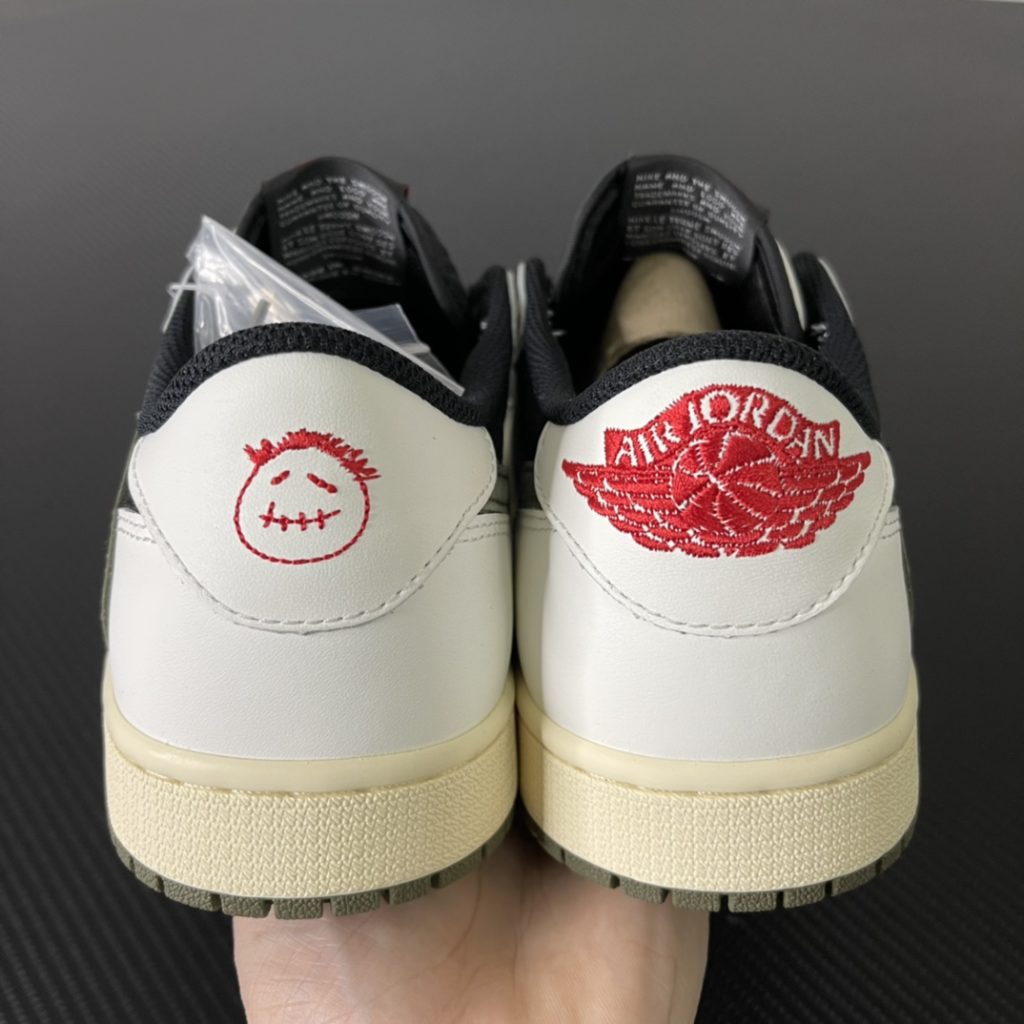 Travis Scott x Jordan 1 Low 