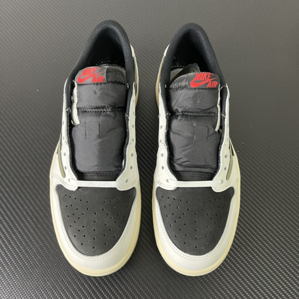 Travis Scott x Jordan 1 Low 