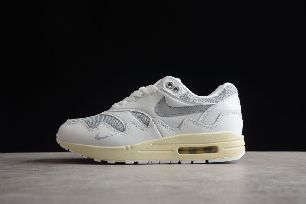 A06B Nk Air Max 1 Nike Half Palm Air Cushioned Retro Running Shoe DQ0299-100 Size: 36 36.5 37.5 38 38.5 39 40 40.5 41 42 42.5 43 44 44.5 45 46 47.5