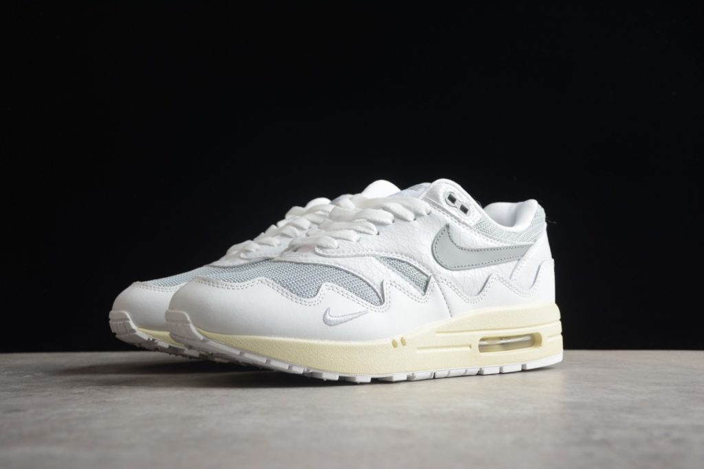 A06B Nk Air Max 1 Nike Half Palm Air Cushioned Retro Running Shoe DQ0299-100 Size: 36 36.5 37.5 38 38.5 39 40 40.5 41 42 42.5 43 44 44.5 45 46 47.5