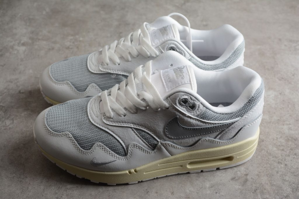 A06B Nk Air Max 1 Nike Half Palm Air Cushioned Retro Running Shoe DQ0299-100 Size: 36 36.5 37.5 38 38.5 39 40 40.5 41 42 42.5 43 44 44.5 45 46 47.5