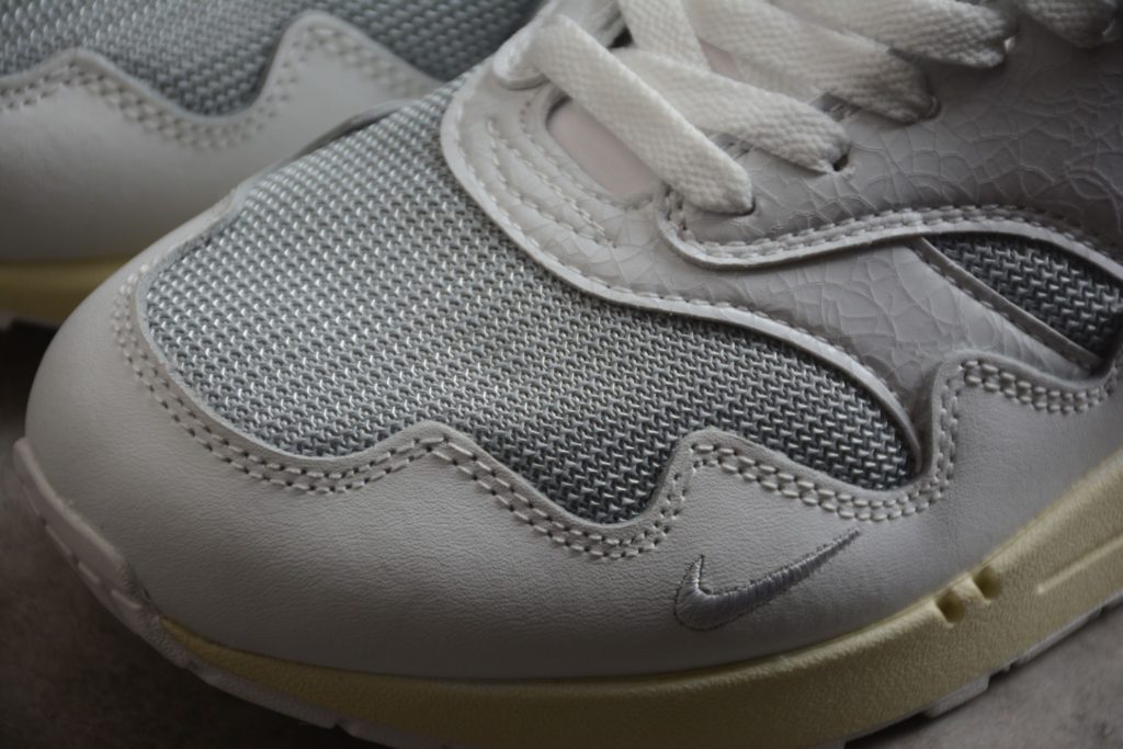 A06B Nk Air Max 1 Nike Half Palm Air Cushioned Retro Running Shoe DQ0299-100 Size: 36 36.5 37.5 38 38.5 39 40 40.5 41 42 42.5 43 44 44.5 45 46 47.5