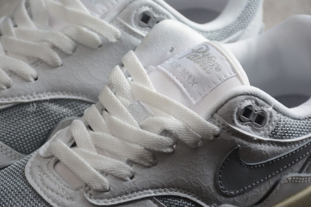 A06B Nk Air Max 1 Nike Half Palm Air Cushioned Retro Running Shoe DQ0299-100 Size: 36 36.5 37.5 38 38.5 39 40 40.5 41 42 42.5 43 44 44.5 45 46 47.5