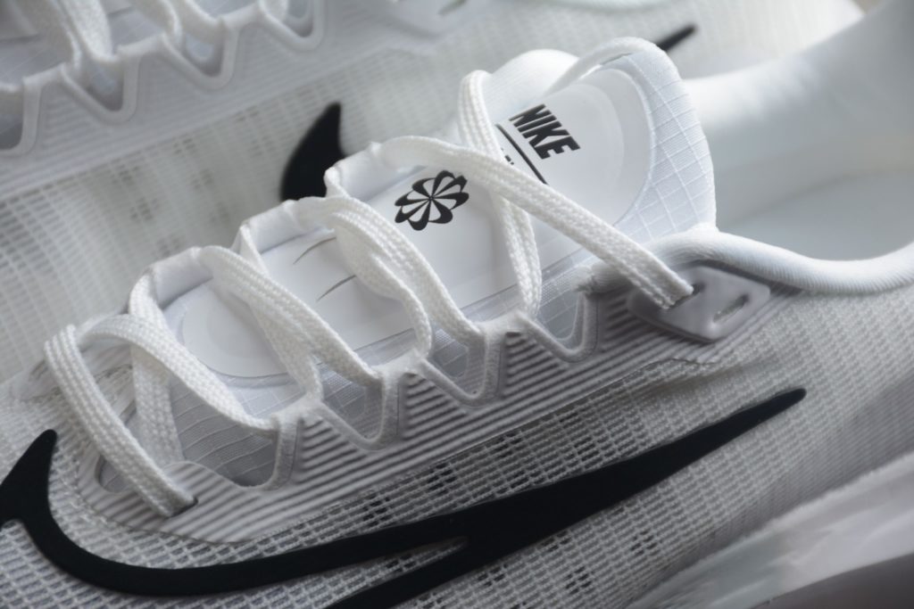 A08B Nk Zoom Fly 5 Nike Hyperelastic Carbon Board Running Shoe # features Flyknit material for outstanding flexibility and easy on and off. Made with React technology, lightweight and durable foam provides a smooth, resilient ride. Combined with built-in carbon fiber board, it provides a flexible and flexible walking experience. Product Number: DM8968-500 Size: 36 36.5 37.5 38 38.5 39 40 40.5 41 42 42.5 43 44 44.5 45