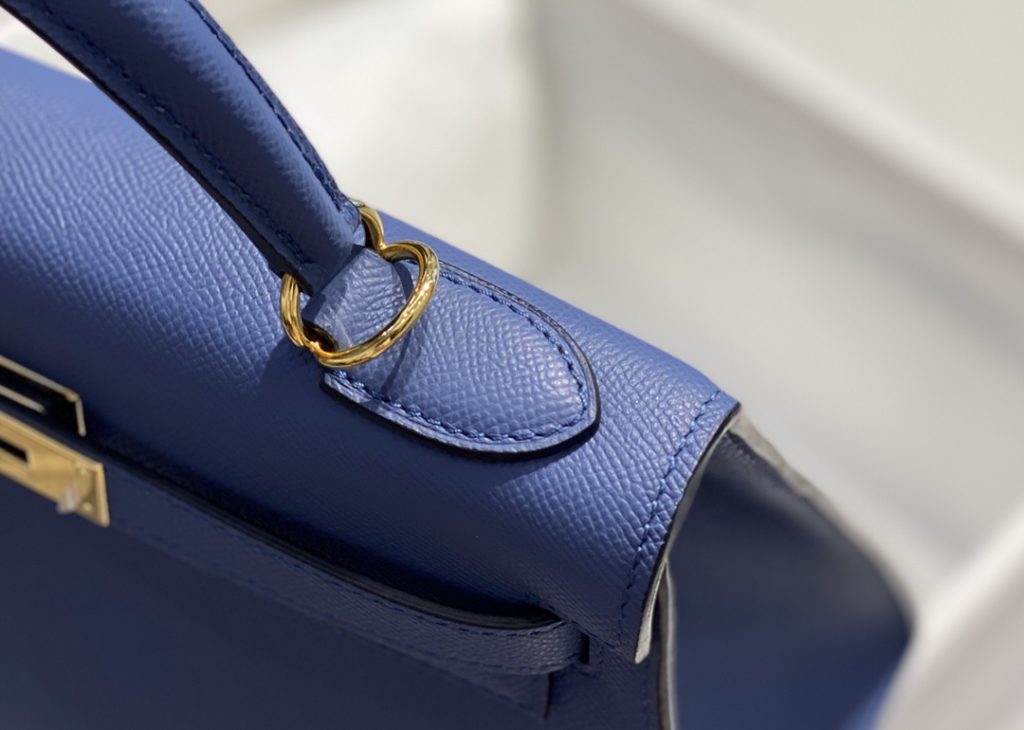 𝑬 𝒑 𝒔 𝒐 𝒎 𝑲 𝒆 𝒍 𝒍 𝒚 Hermes has transcended simple identity symbols in today's era_ More of a cultural symbol of spirit 🎶 With a lot of love for Kelly ❤️ No matter how the back is, it highlights a distinctive elegance 〰️ 25cm 28cm