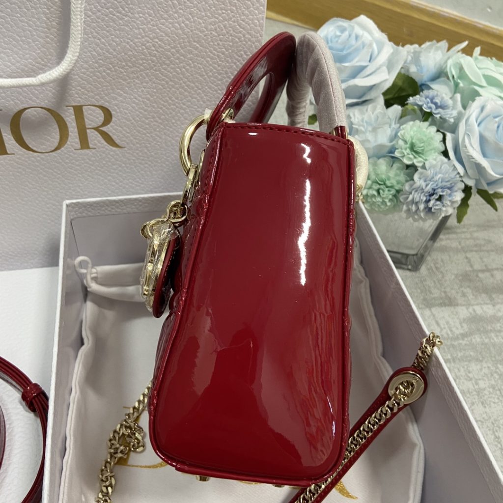 Mini Three Grid Lacquer Leather Wine Red/Rose Gold Buckle Imported Calfskin Frosted Deer Skin Pattern Velvet Lining High Density Electroplated Hardware Rose Gold Small Hole Pull Ring Straight Line Real Screw Lock Adjustable Leather Shoulder Strap ➕ Chain complete with original packaging
