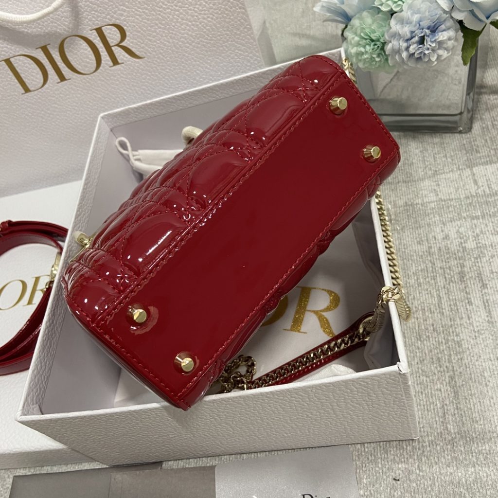 Mini Three Grid Lacquer Leather Wine Red/Rose Gold Buckle Imported Calfskin Frosted Deer Skin Pattern Velvet Lining High Density Electroplated Hardware Rose Gold Small Hole Pull Ring Straight Line Real Screw Lock Adjustable Leather Shoulder Strap ➕ Chain complete with original packaging