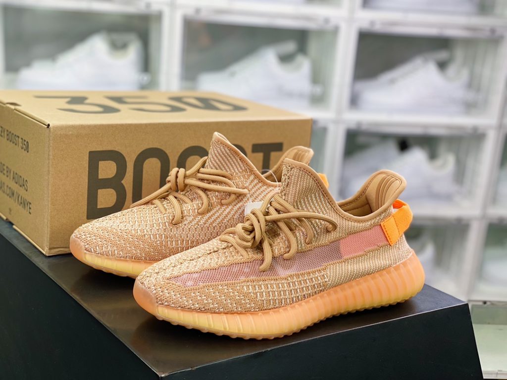 Kanye West x Yeezy Boost 350 V2 Kanye West x Yeezy Boost 350 V2