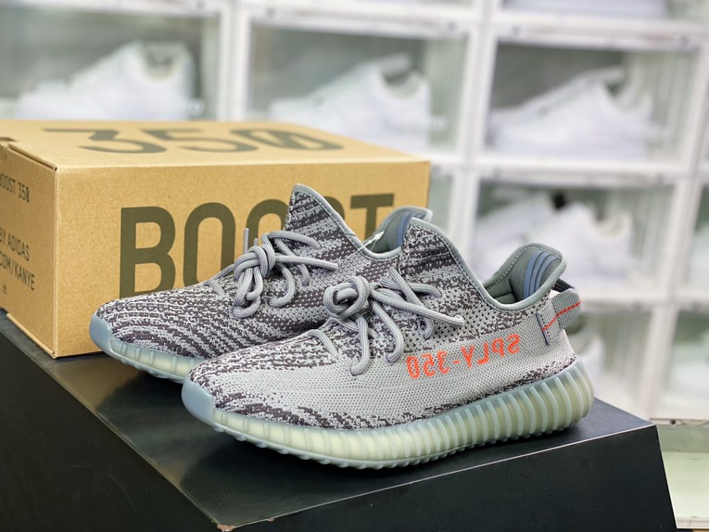 Kanye West x Yeezy Boost 350 V2 Kanye West x Yeezy Boost 350 V2