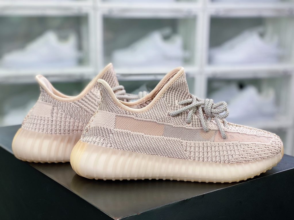 Kanye West x Yeezy Boost 350 V2 Kanye West x Yeezy Boost 350 V2