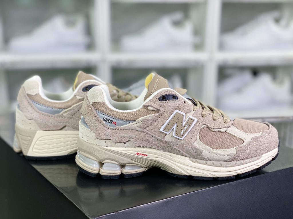 ML2002 series retro dad style casual sports jogging shoes ML2002 series retro dad style casual sports jogging shoes