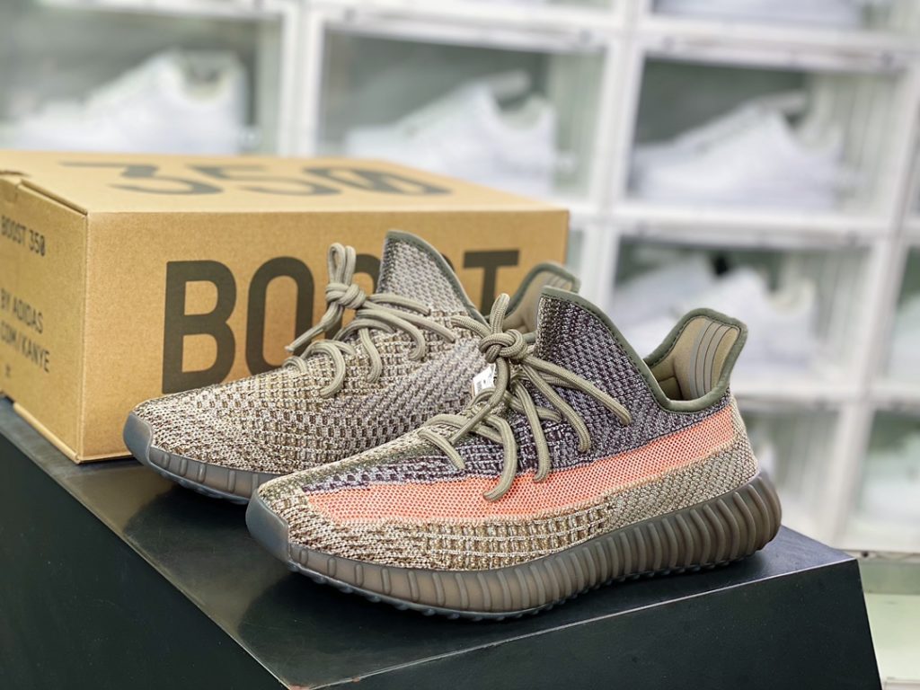 Kanye West x Yeezy Boost 350 V2 Kanye West x Yeezy Boost 350 V2