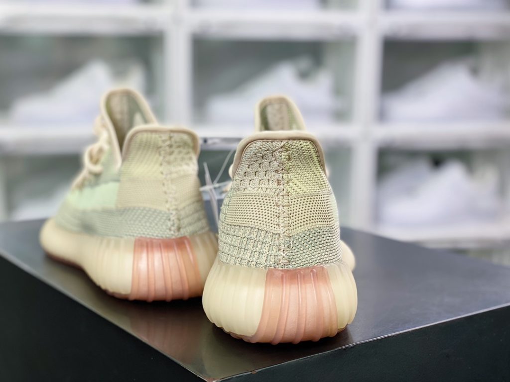Kanye West x Yeezy Boost 350 V2 Kanye West x Yeezy Boost 350 V2