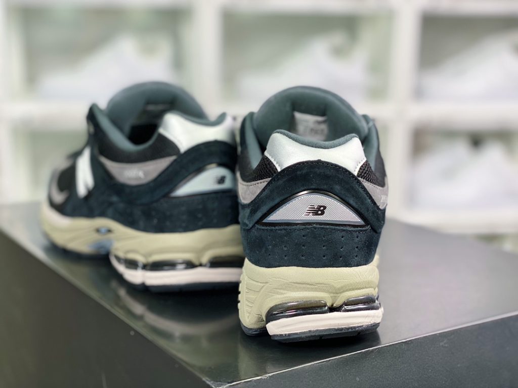 NBML2002 series retro dad style casual sports jogging shoes NBML2002 series retro dad style casual sports jogging shoes