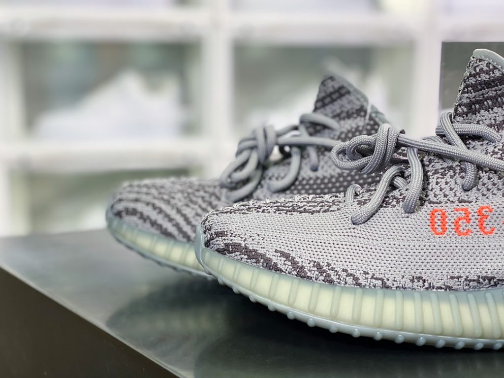 Kanye West x Yeezy Boost 350 V2 Kanye West x Yeezy Boost 350 V2