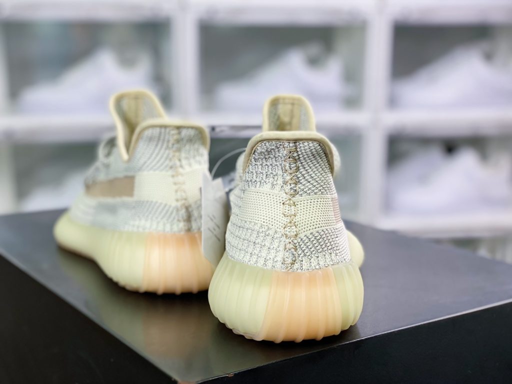 Kanye West x Yeezy Boost 350 V2 Kanye West x Yeezy Boost 350 V2