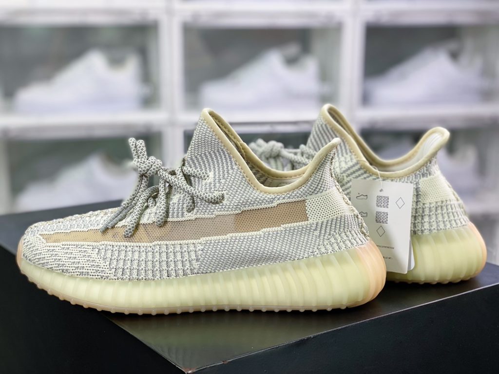 Kanye West x Yeezy Boost 350 V2 Kanye West x Yeezy Boost 350 V2