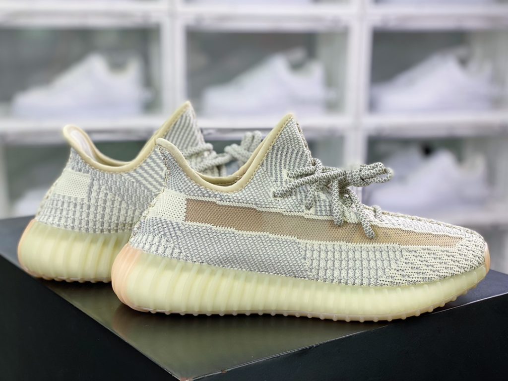 Kanye West x Yeezy Boost 350 V2 Kanye West x Yeezy Boost 350 V2