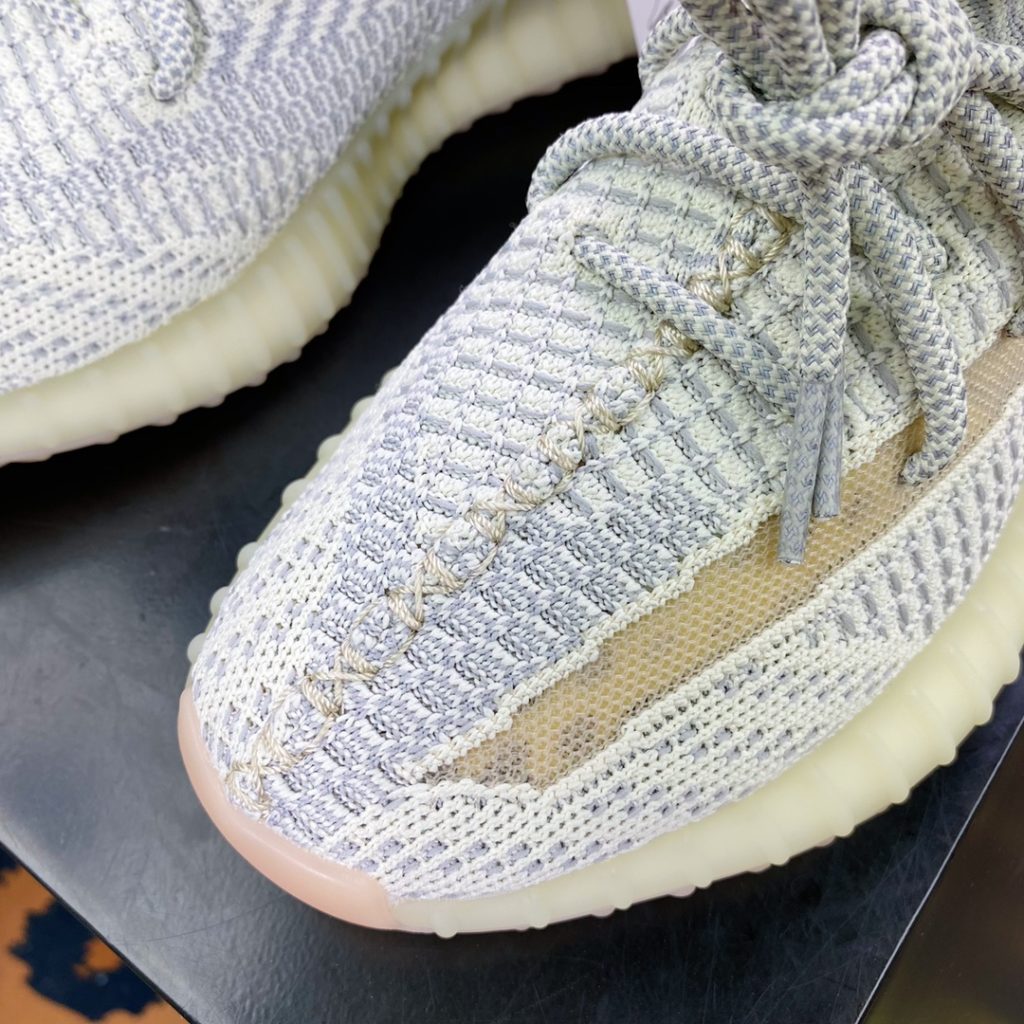 Kanye West x Yeezy Boost 350 V2 Kanye West x Yeezy Boost 350 V2