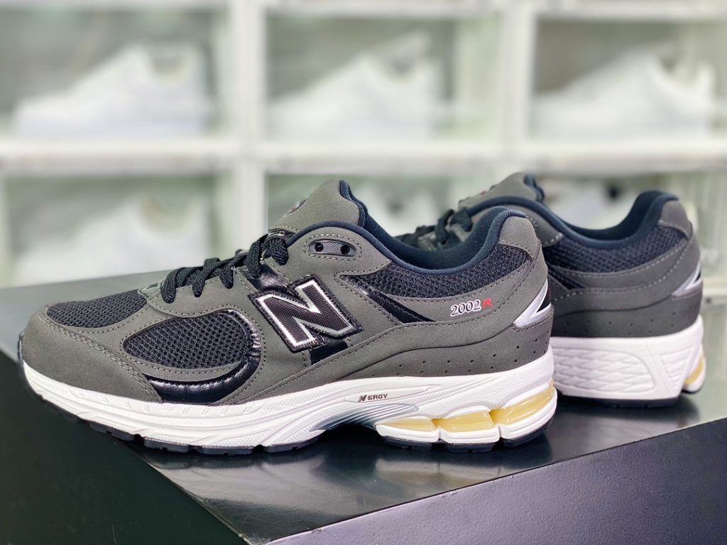 ML2002 series retro dad style casual sports jogging shoes ML2002 series retro dad style casual sports jogging shoes