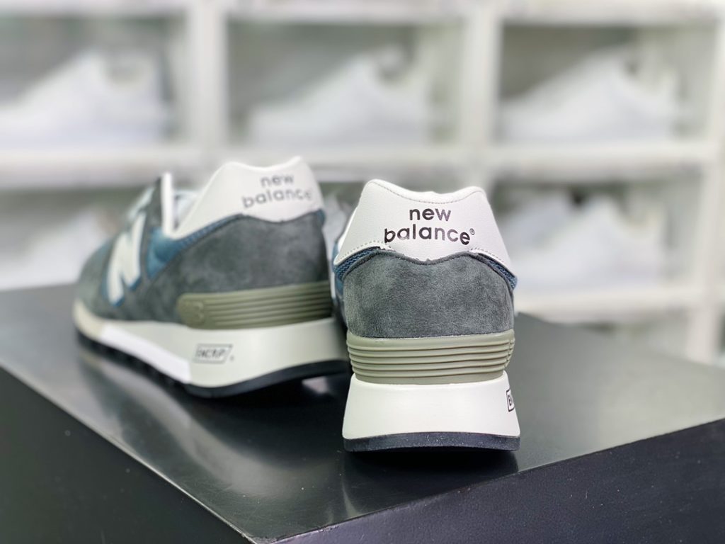-M1300 Series Classic Vintage Low Top Casual Sports Jogging Shoe -M1300 Series Classic Vintage Low Top Casual Sports Jogging Shoe