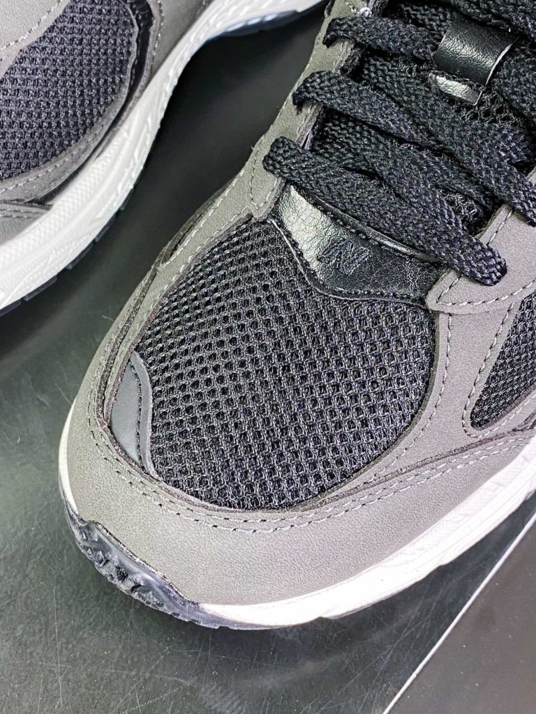 ML2002 series retro dad style casual sports jogging shoes ML2002 series retro dad style casual sports jogging shoes