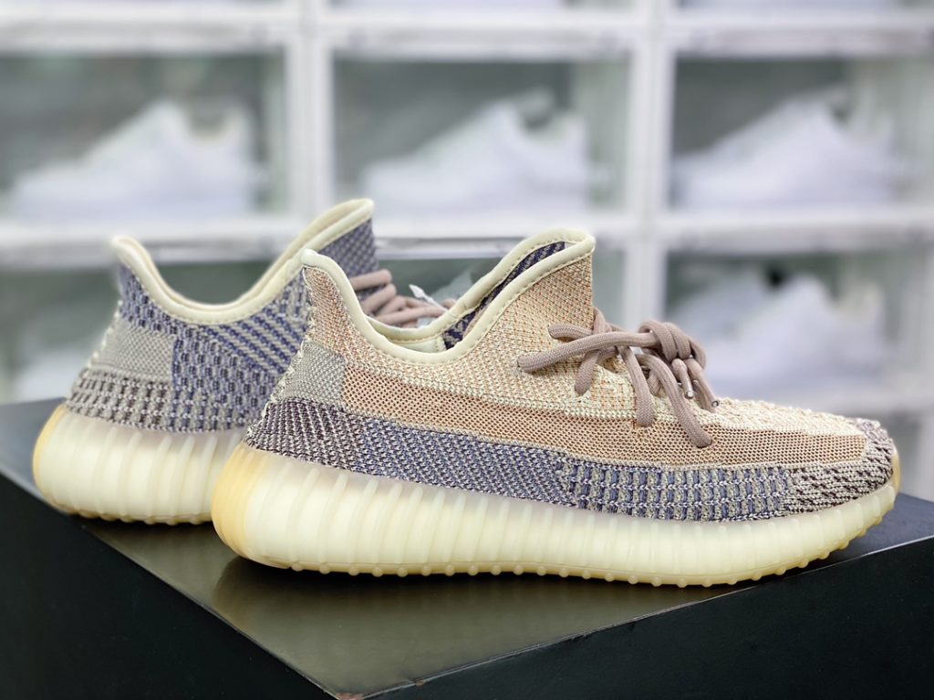 Kanye West x Yeezy Boost 350 V2 Kanye West x Yeezy Boost 350 V2