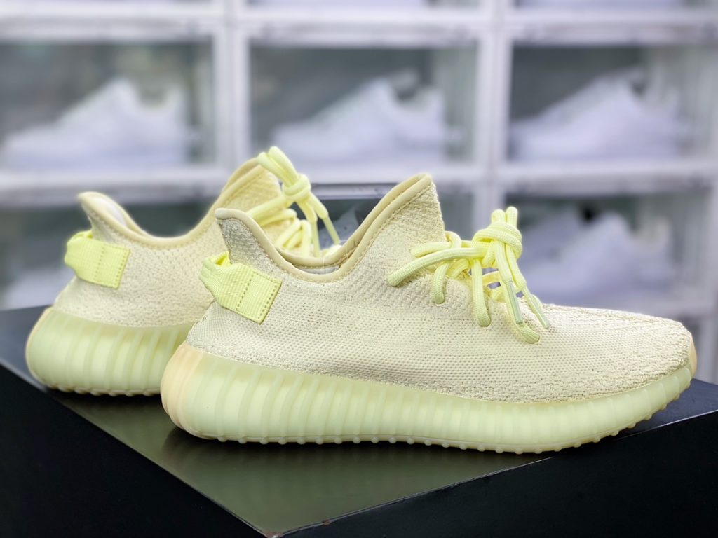 Kanye West x Yeezy Boost 350 V2 Kanye West x Yeezy Boost 350 V2