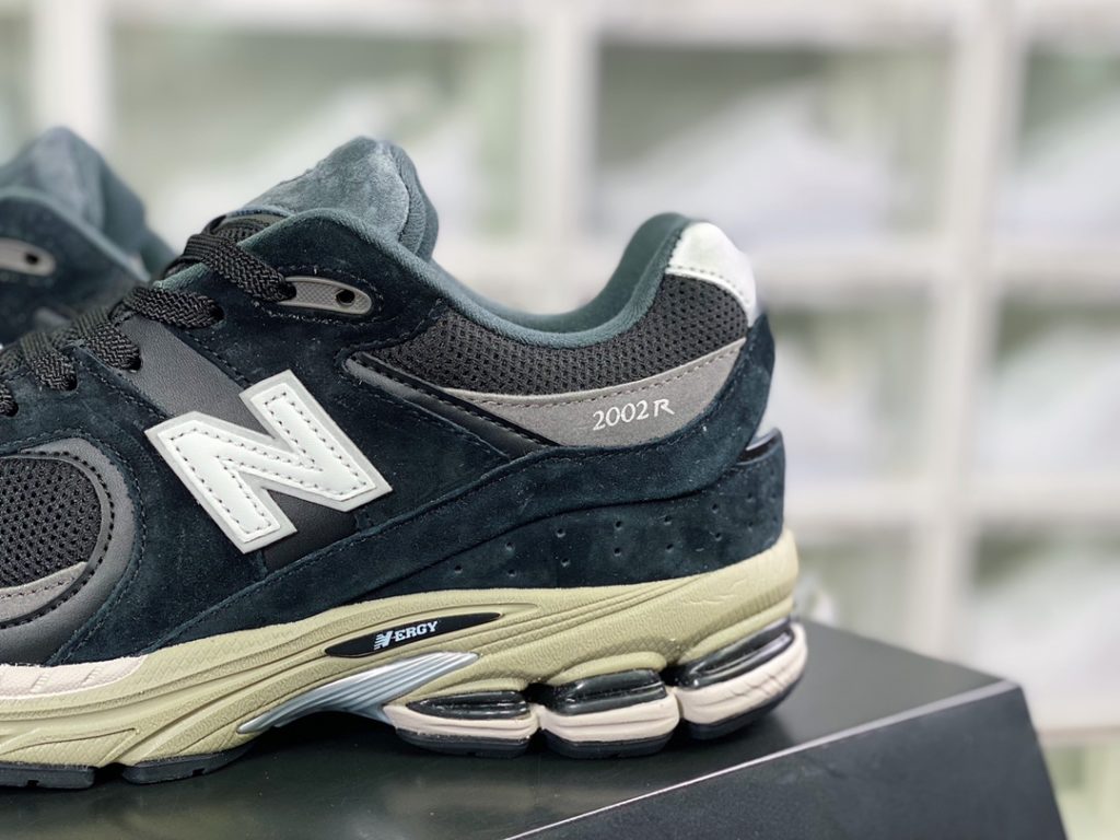 NBML2002 series retro dad style casual sports jogging shoes NBML2002 series retro dad style casual sports jogging shoes