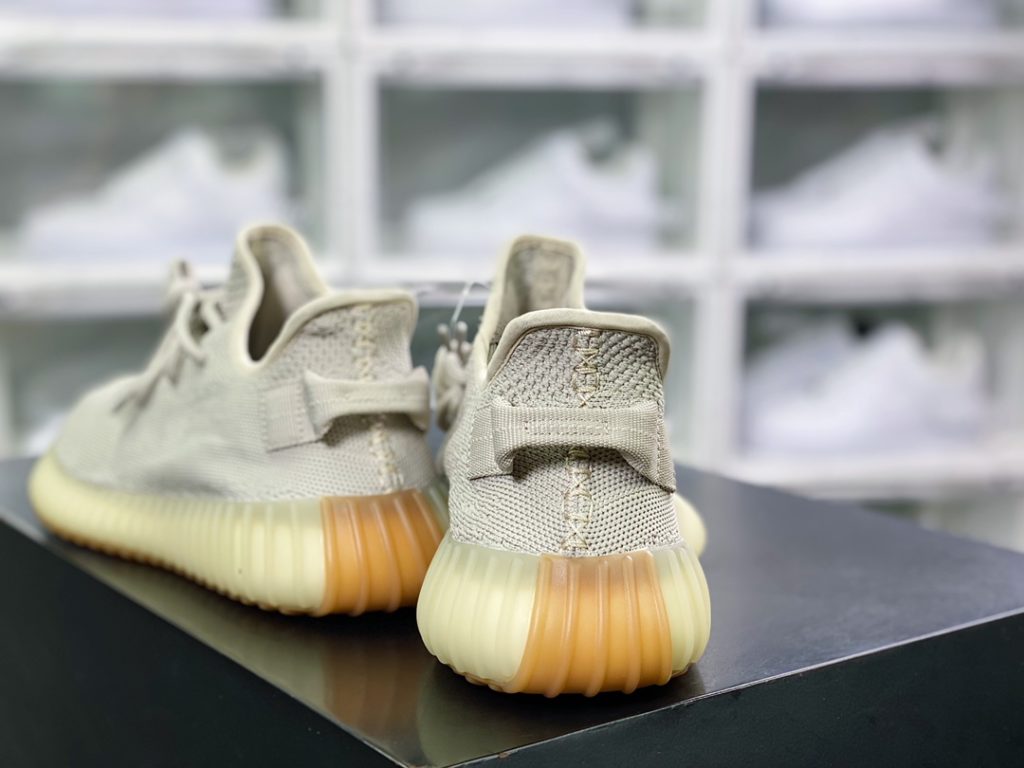 Kanye West x Yeezy Boost 350 V2 Kanye West x Yeezy Boost 350 V2