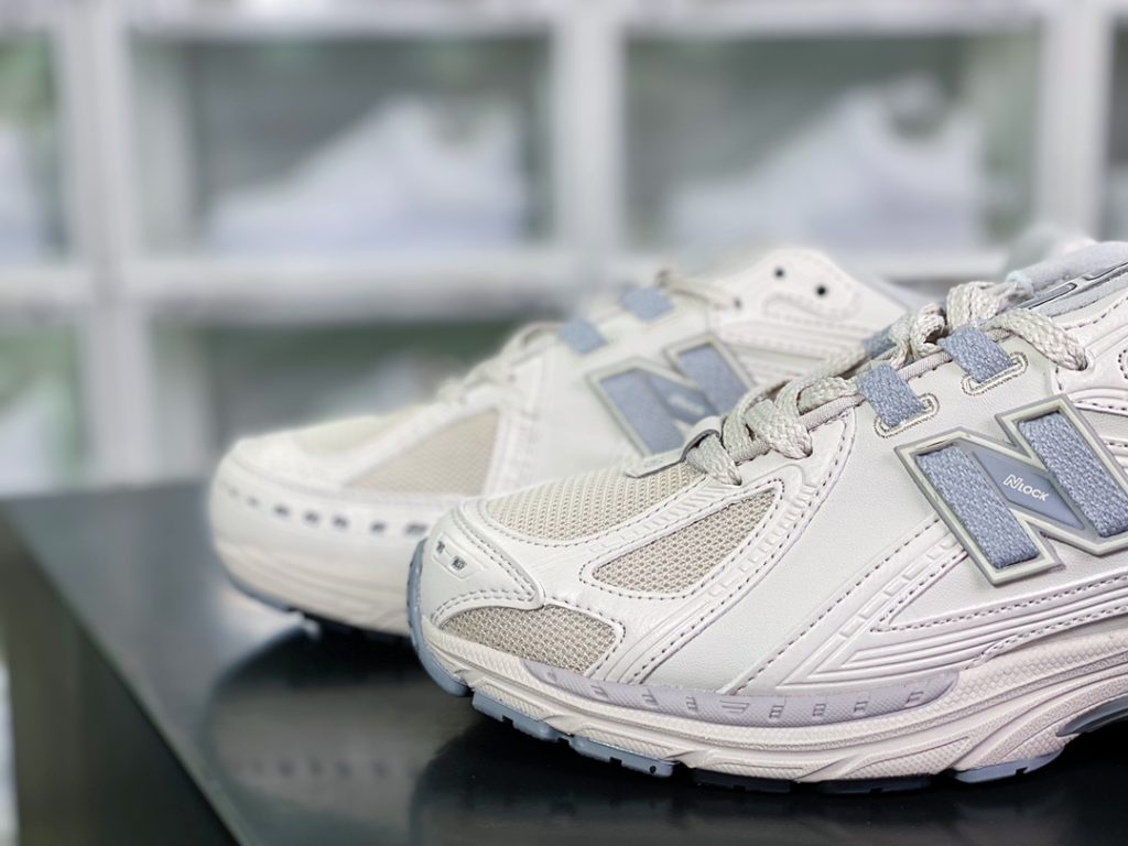 M1906R series retro dad style casual sports jogging shoes M1906R series retro dad style casual sports jogging shoes