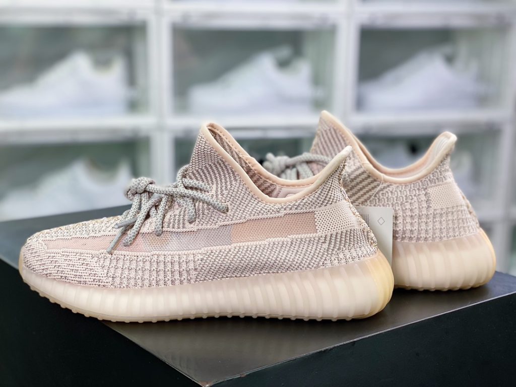 Kanye West x Yeezy Boost 350 V2 Kanye West x Yeezy Boost 350 V2