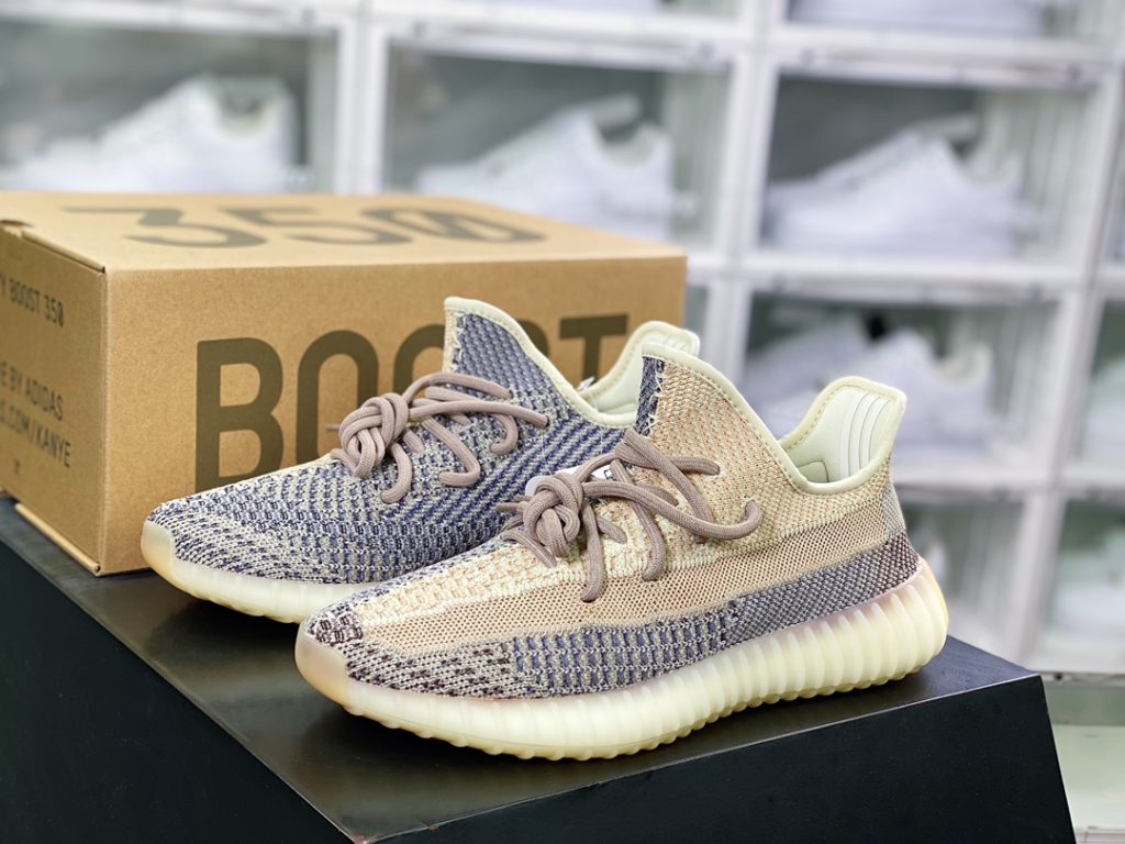 Kanye West x Yeezy Boost 350 V2 Kanye West x Yeezy Boost 350 V2