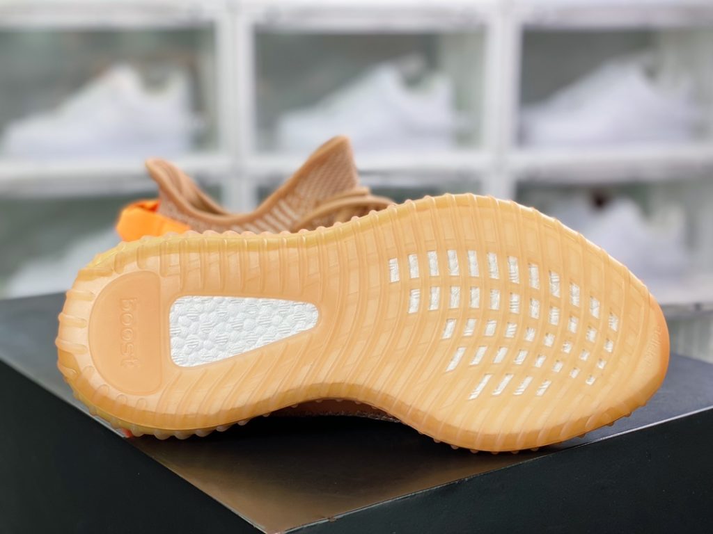 Kanye West x Yeezy Boost 350 V2 Kanye West x Yeezy Boost 350 V2