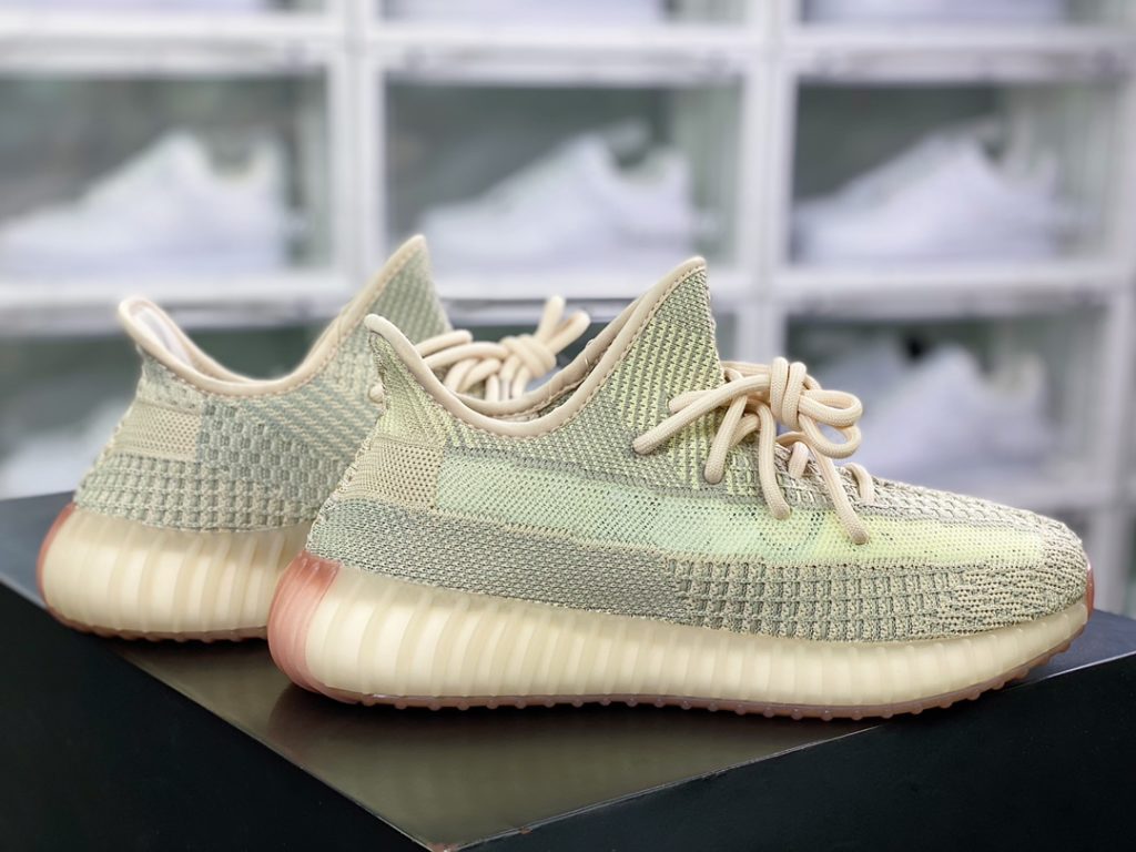 Kanye West x Yeezy Boost 350 V2 Kanye West x Yeezy Boost 350 V2