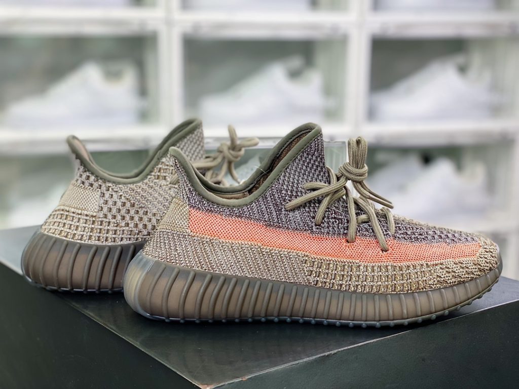 Kanye West x Yeezy Boost 350 V2 Kanye West x Yeezy Boost 350 V2