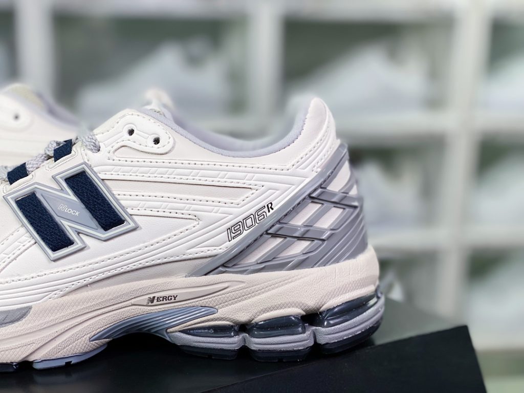 M1906R series retro dad style casual sports jogging shoes M1906R series retro dad style casual sports jogging shoes