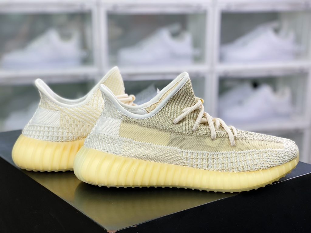 Kanye West x Yeezy Boost 350 V2 Kanye West x Yeezy Boost 350 V2