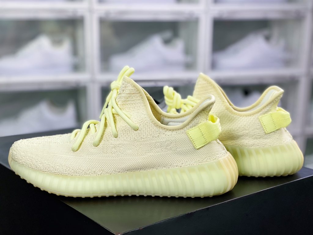 Kanye West x Yeezy Boost 350 V2 Kanye West x Yeezy Boost 350 V2