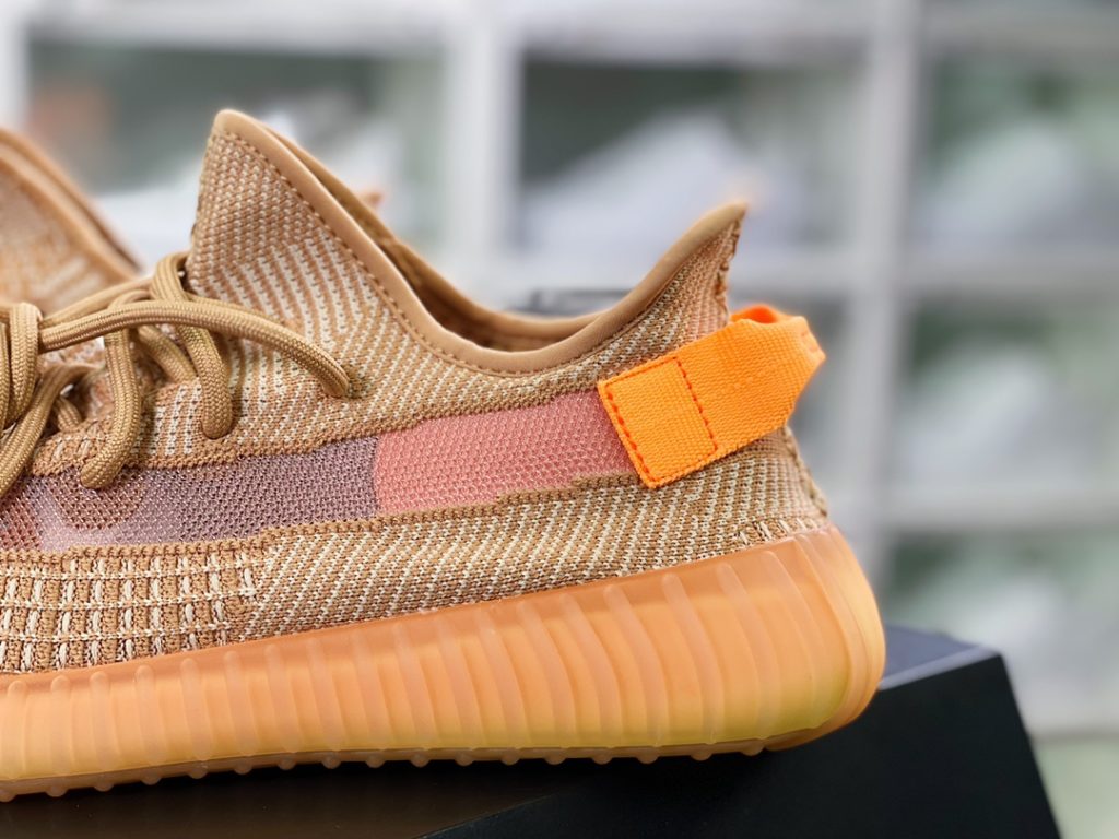 Kanye West x Yeezy Boost 350 V2 Kanye West x Yeezy Boost 350 V2