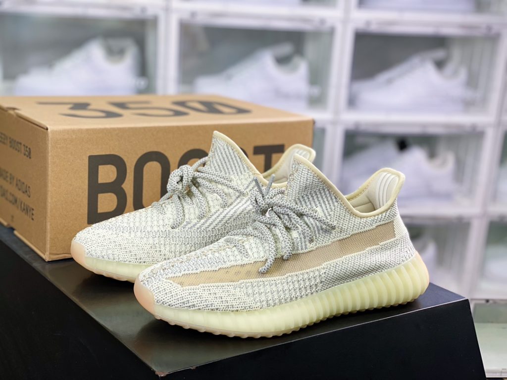 Kanye West x Yeezy Boost 350 V2 Kanye West x Yeezy Boost 350 V2