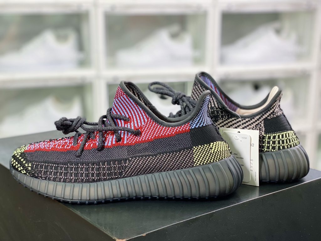 Kanye West x Yeezy Boost 350 V2 Kanye West x Yeezy Boost 350 V2