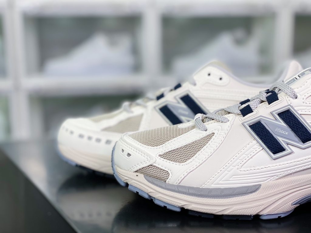 M1906R series retro dad style casual sports jogging shoes M1906R series retro dad style casual sports jogging shoes