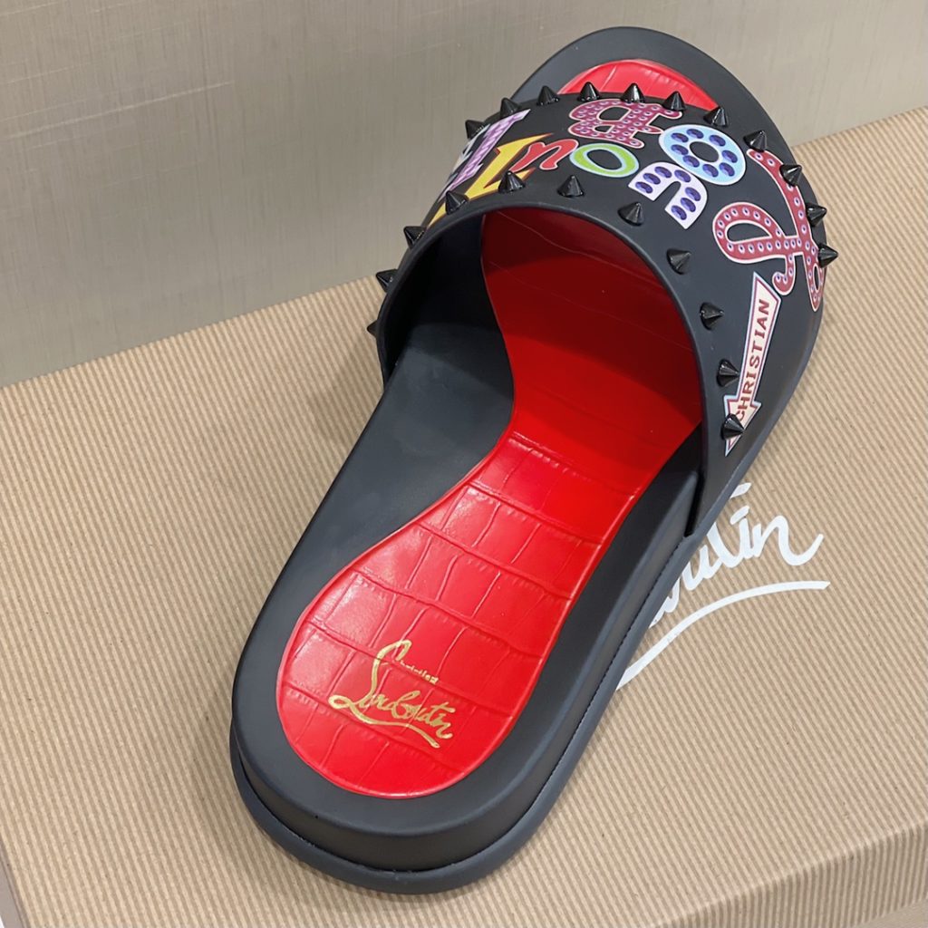 CL2023's latest model - the latest member of the men's thick sole rivet slipper nail family, is also a dazzling red sole shoe element. The embroidery on the cow leather upper is super heavy and has a texture. Original red outsole, Size: 38-45