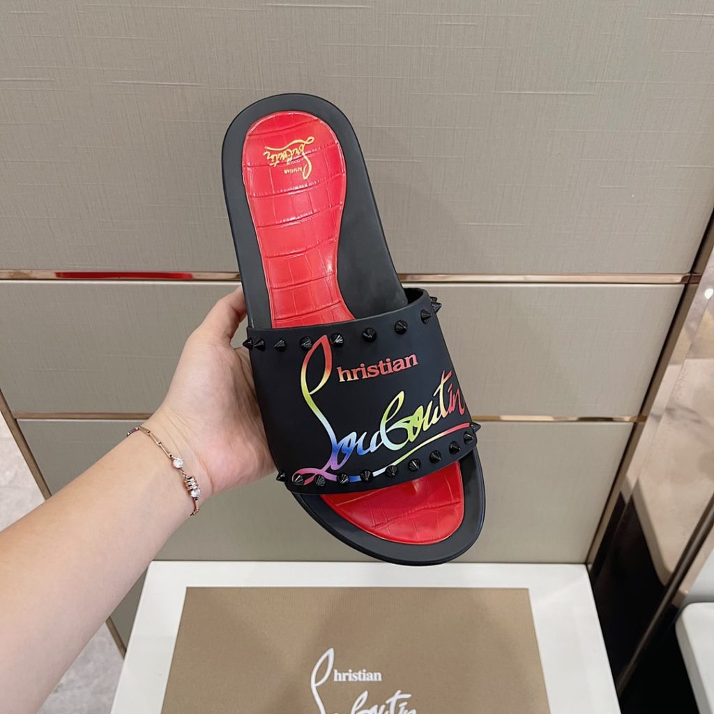CL2023's latest model - the latest member of the men's thick sole rivet slipper nail family, is also a dazzling red sole shoe element. The embroidery on the cow leather upper is super heavy and has a texture. Original red outsole, Size: 38-45