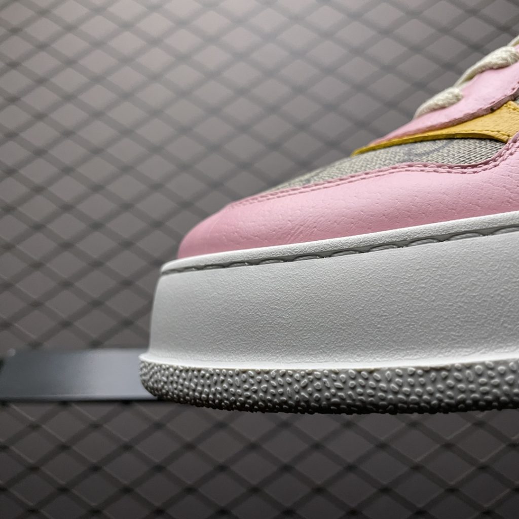 Local self fetching  Gucci Gucci Chunky B Low Top Casual Board Shoes Made of Napa Super Soft Headlayer, Real Leather Upper Material, Super Soft Leather Inner Lining, Padded Sole, Glueless Goodyear Inner and Outer Locking Process, Complete Set of Accessories Size: 35 36 37 38 39