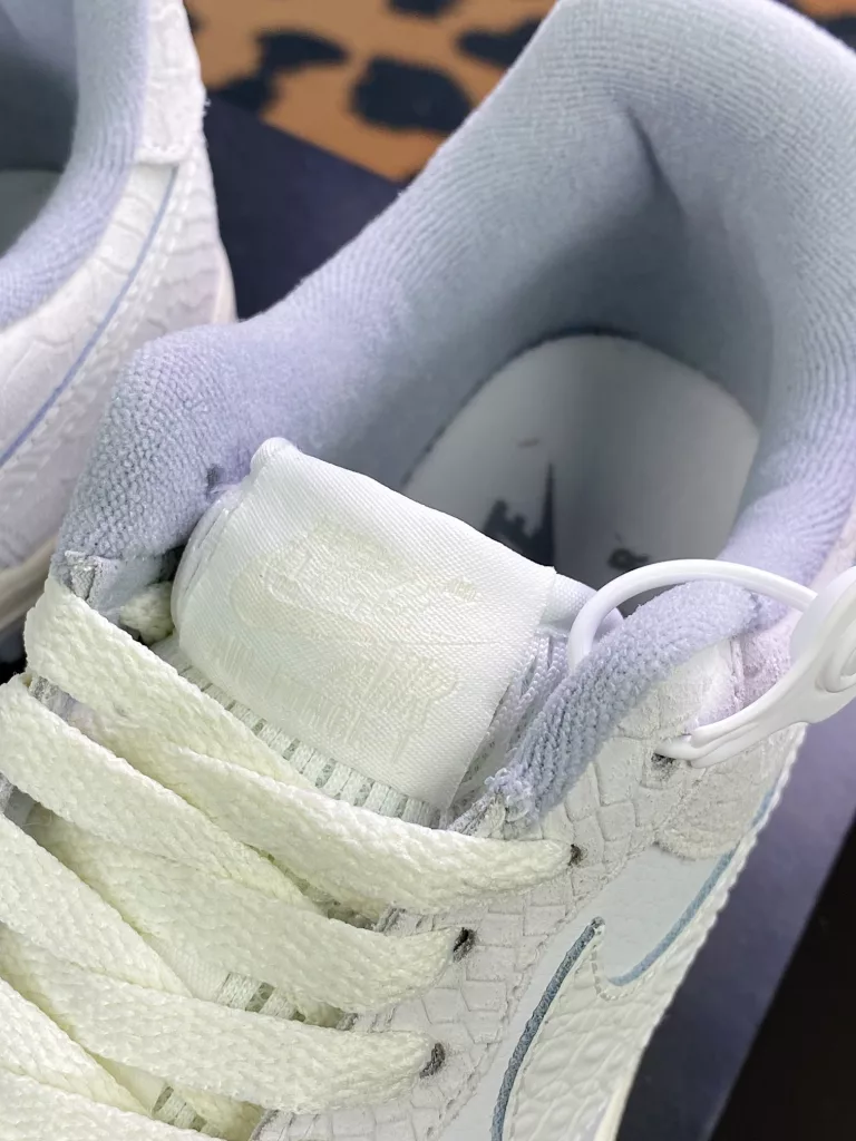 Nike Wmns Air Force 1'07 Low Nike Wmns Air Force 1'07 Low