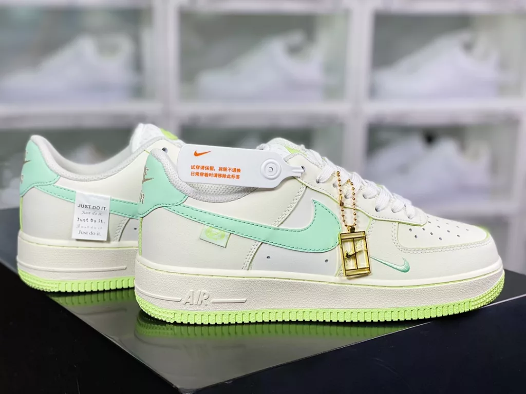 Nike Air Force 1 ´ 07 Low Nike Air Force 1 ´ 07 Low