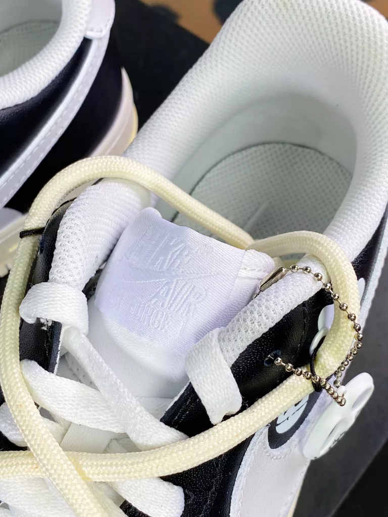 Nike Air Force 1 07 LV8 Nike Air Force 1 07 LV8