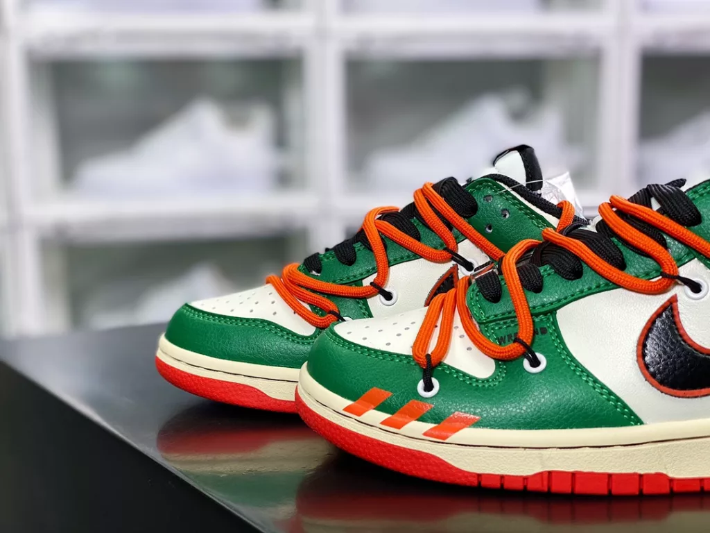 Nike SB Dunk Low Nike SB Dunk Low